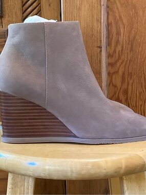 NYDJ Tan Wedge Shoes